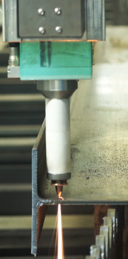 pemotongan lubang overweld 