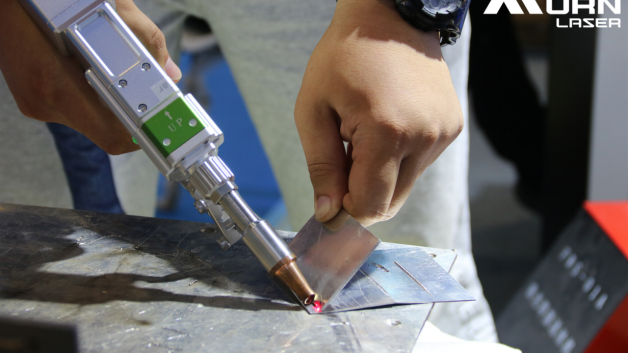 Pengelasan Laser Genggam vs. TIG/MIG: Perbandingan dalam Kondisi Nyata
