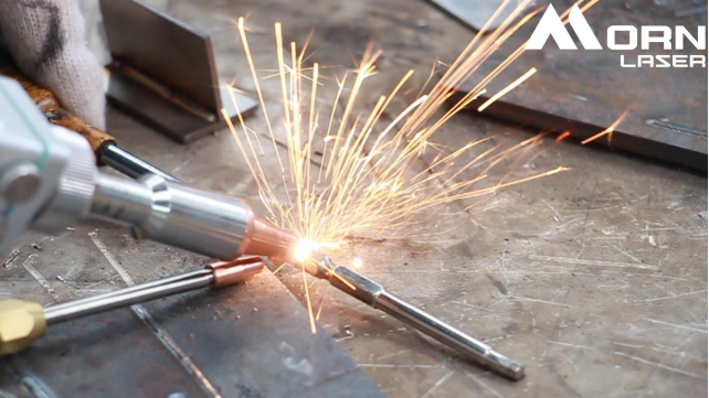 Bagaimana Produsen Menggunakan Pengelasan Laser untuk Menggantikan Teknik Pengelasan Tradisional