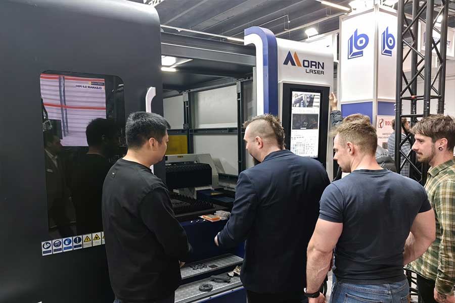 Mesin Pemotong Laser Serat GH3015-6KW Bersinar di Kielce; Performa Luar Biasa Memukau Pengunjung